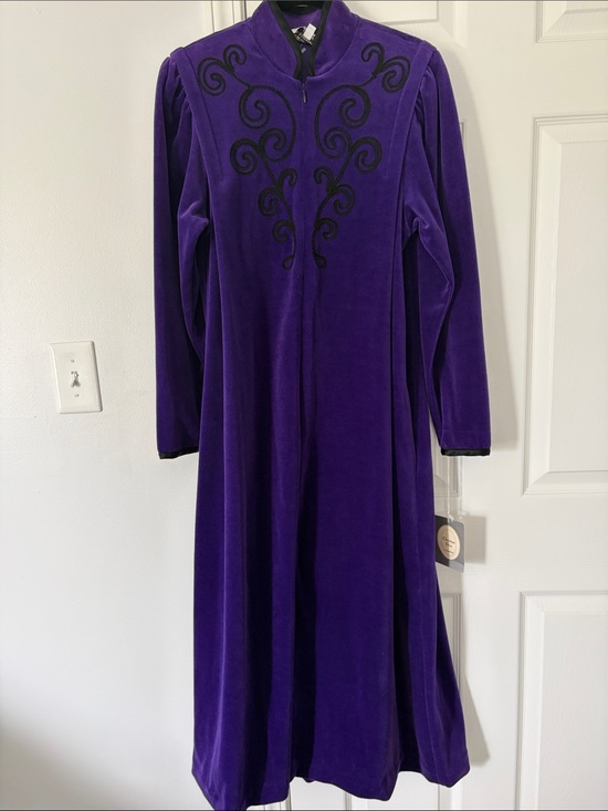 Dior Other - Dior Deep Purple Long Sleeve Velvet sleep gown with Black Embroidery